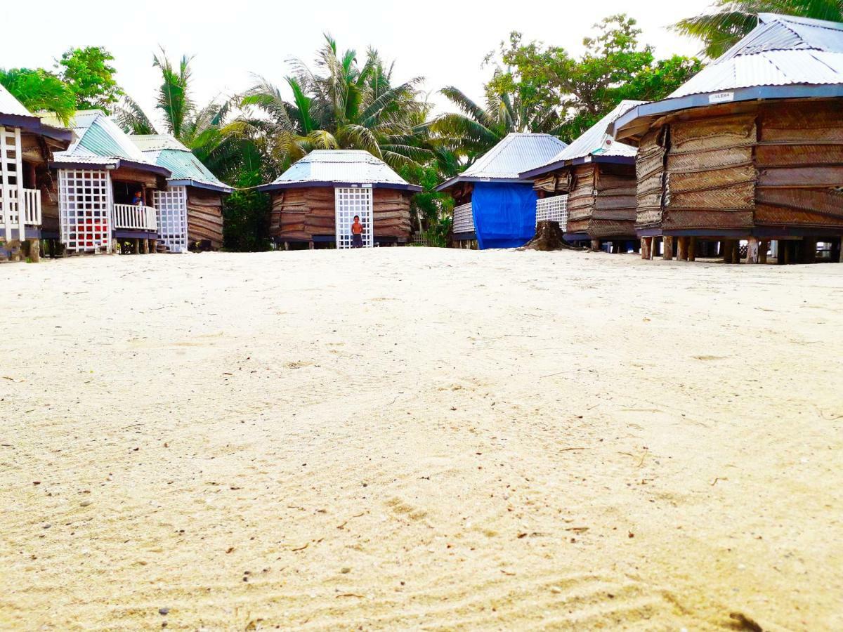 Готель Vacation Beach Fales Manase Екстер'єр фото